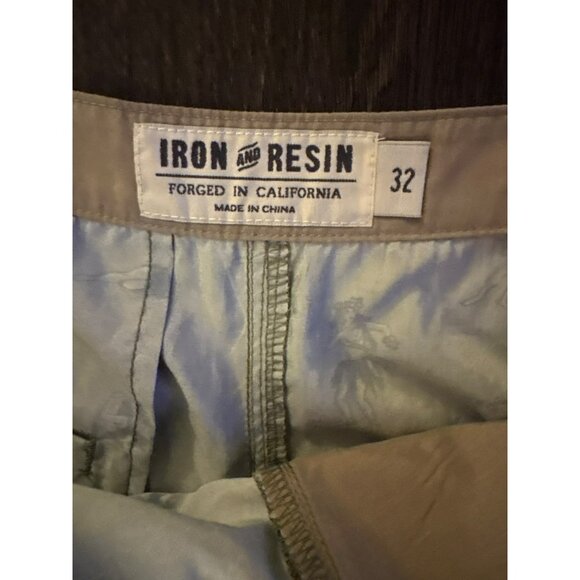 Iron And Resin Men's Haole Hula Girls Board Shorts Size 32 - Picture 3 of 7